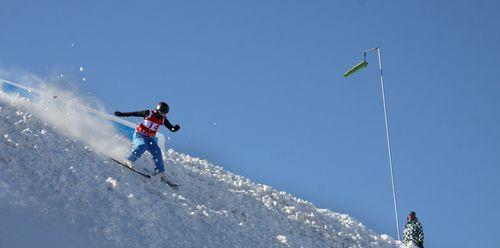滑雪空中技巧训练攻略（提高滑雪技术）