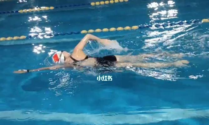 自由泳换气技巧解教学（轻松学会自由泳换气）