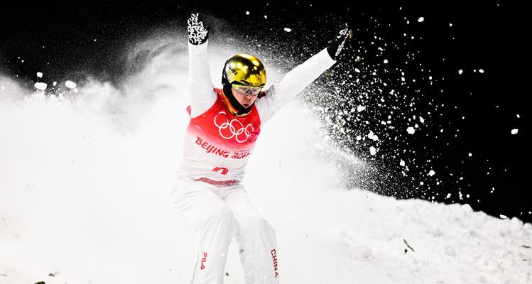 自由滑雪空中技巧：掌握技巧，挥洒身姿