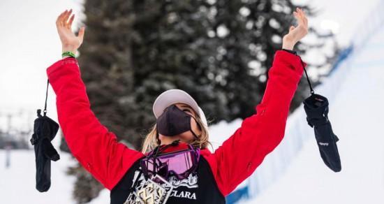 谁是中国第一位自由式滑雪空中技巧冠军女子？她的成就有哪些？