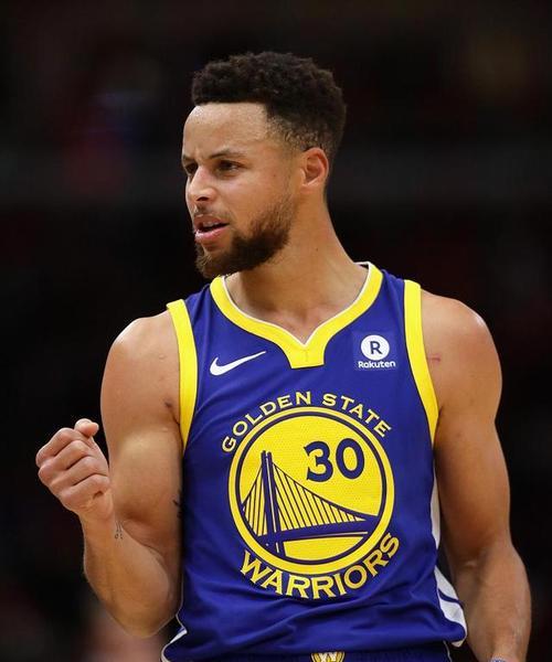 掌握篮球近距离投篮技巧（精准命中篮筐的秘诀）